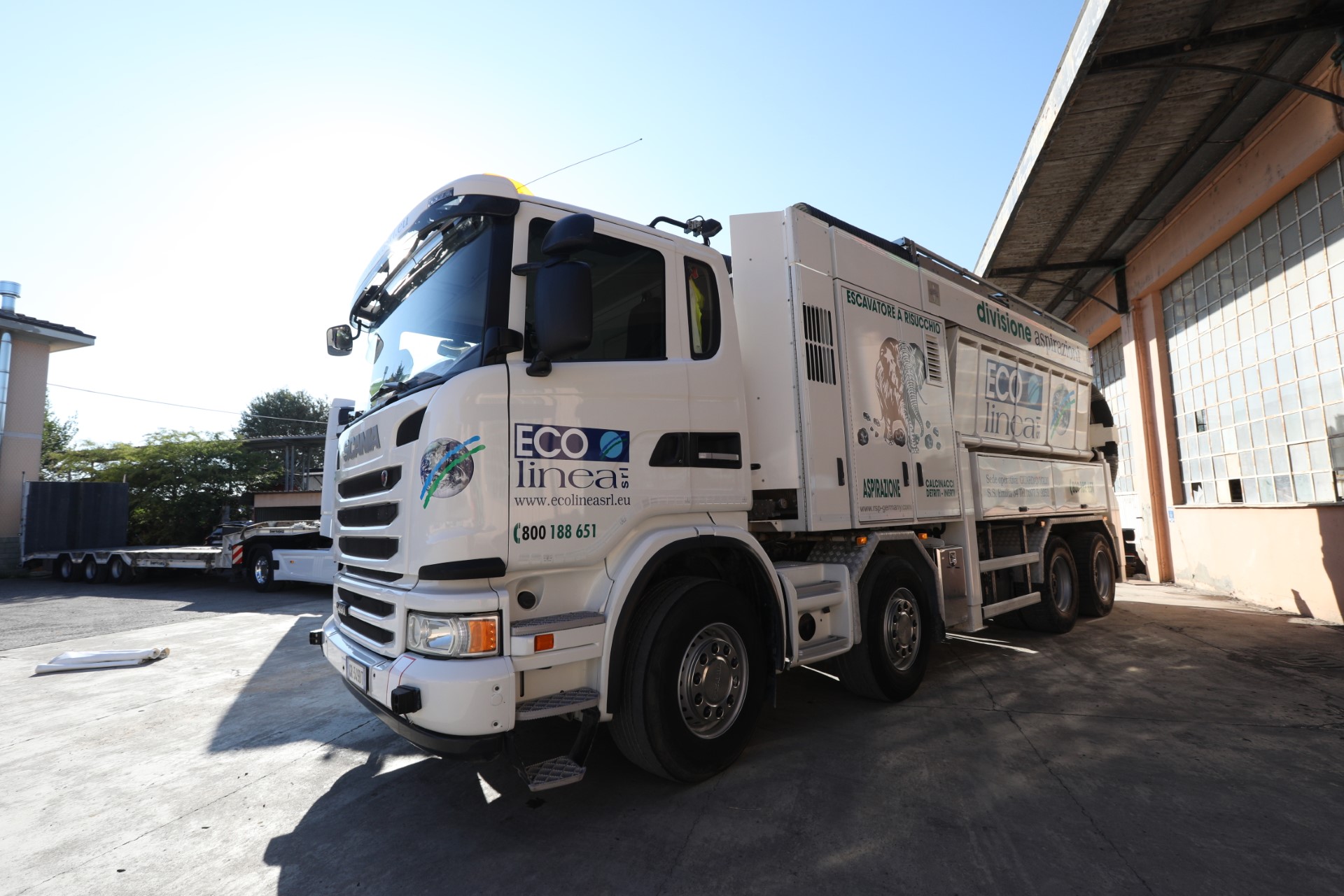 escavatore-a-risucchio-detriti-cantiere-lodigiano-piacenza-eco-linea